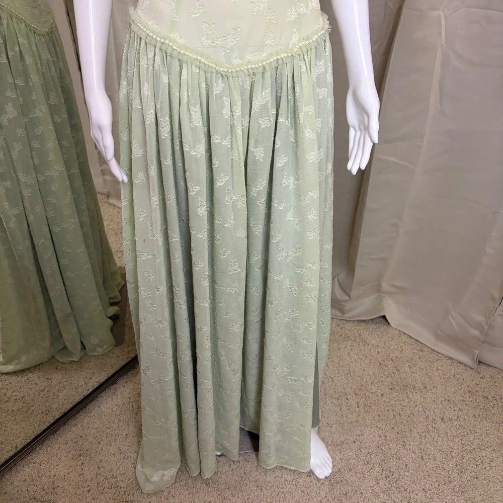 Miss Circle sage green